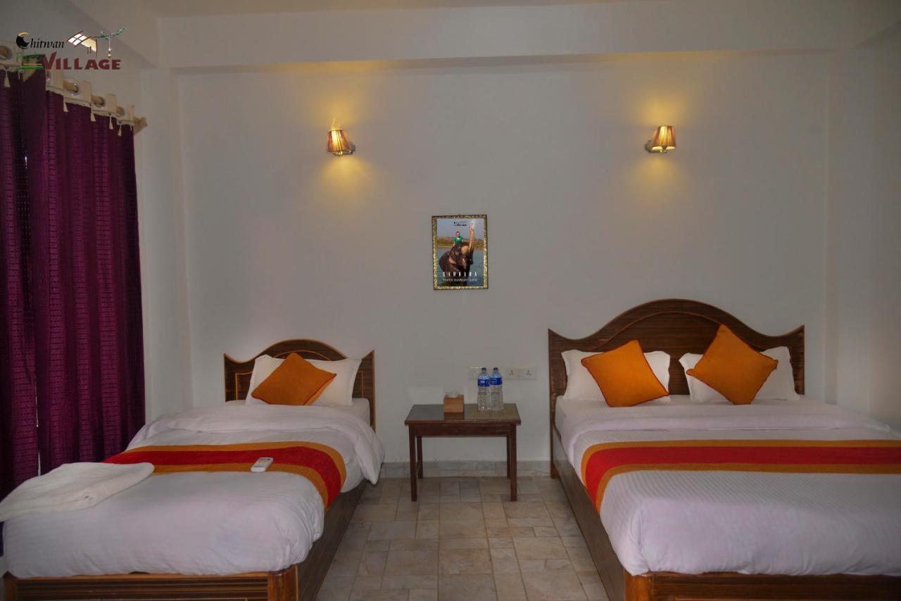 Hotel Chitwan Park Village Sauraha Exteriör bild